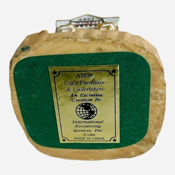 NIB Vintage House Cox's Furniture & Undertakers Figurine Liberty Falls Monument - Picture 6 of 6